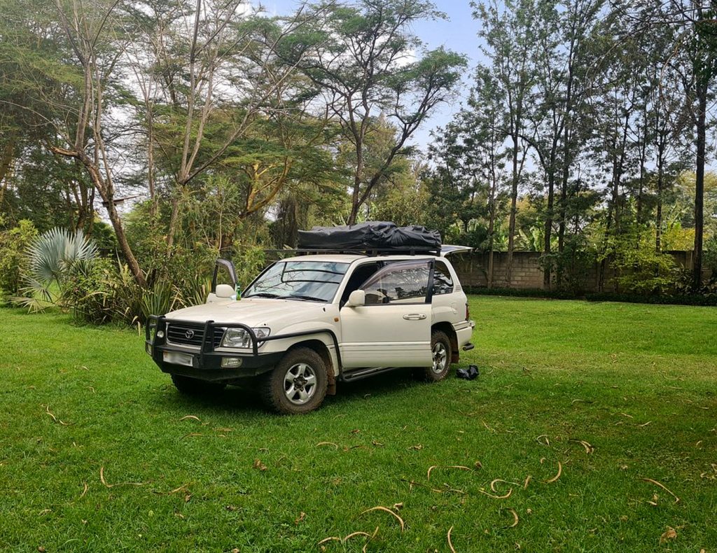 toyota-land-cruiser-v8-with-rooftop-tent-car-rental-in-rwanda