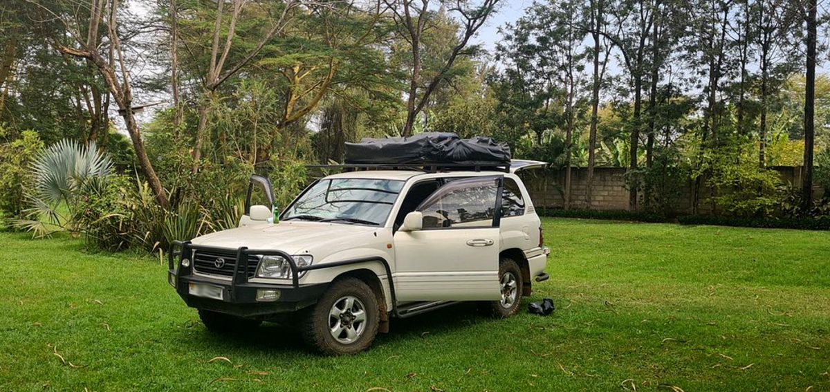toyota-land-cruiser-v8-with-rooftop-tent-car-rental-in-rwanda